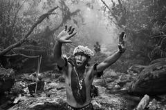 Sebastiao Salgado: Modlitba k Janomamské bohyni, Snímek z výstavy Svět nevídaný