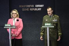 Ministryně obrany Jana Černochová se neshodla s náčelníkem Generálního štábu Karlem Řehkou