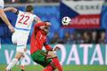 Tomáš Souček a Cristiano Ronaldo v zápase Eura 2024 Portugalsko - Česko