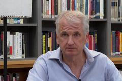 „Bidenova administrativa teď udělá v politice vůči Ukrajině nečekané věci“, tvrdí uznávaný historik