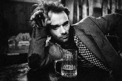 Dana Kyndrová: Devadesátky. Ukázka z výstavy fotografií v pražské Leica Gallery