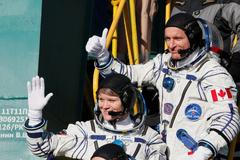 Posádka kosmické ruské lodi Sojuz MS-11, která odletí k ISS