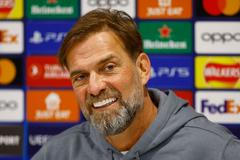 Jürgen Klopp a telefonát od zubaře na tiskové konferenci před utkáním s Arsenalem