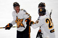 Sestřih Utkání hvězd včetně gólu Davida Pastrňáka (v čase 1:32)