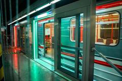 Novinky v metro, MHD, cestující, Praha, nástupiště, DPP, Dopravní podnik Prahy,