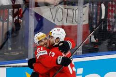 Švýcaři se radují v zápase MS 2024 Švýcarsko - Británie