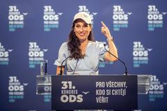 Eva Decroix, politička Místopředsedkyně poslaneckého klubu ODS Eva Decroix hovoří na volebním kongresu ODS, 13. dubna 2024, Ostrava.