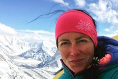 Klára Kolouchová při výstupu na K2