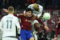 EKL, Servette - Plzeň: Enzo Crivelli - Sampson Dweh