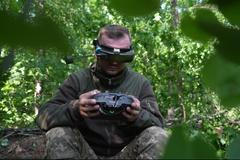 "Minimum munice, maximální ztráty." Ukrajinští dělostřelci brání frontovou linii