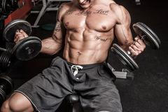 posilovna, svaly, ilustrační