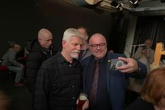 Nejsme na tom zdaleka tak blbě, máme mnoho výhod, řekl prezident Pavel na setkání s příznivci