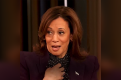 Trump kritizuje Harrisovou za její smích