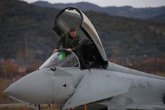 Albánie otevřela leteckou základnu NATO