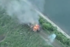 Ukrajinský dron zaútočil na "želví tank". Rusové se dopustili zásadní chyby