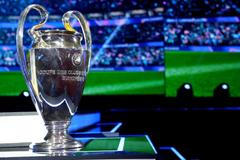 Pohár pro vítěze Ligy mistrů při losování v Monte Carlu