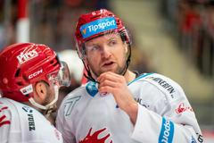 Třinecký hokejový obránce Jakub Jeřábek