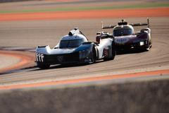 Peugeot 9X8 a Ferrari 499P