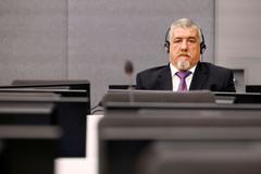 Bývalý generál, Kosovo, Kosovská osvobozenecká armáda