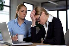 pracovnice, šéfka, nezkušenost, absolvent, ilustrační