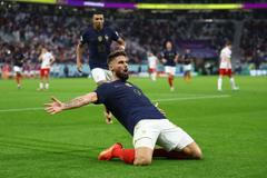 Olivier Giroud slaví gól v osmifinále MS 2022 Francie - Polsko