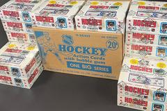 Krabice s hokejovými kartičkami ze sezony NHL 1979/80