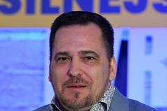 Zdechovský nepřímo radí Fialovi: Jako kapitán měl Rakušana ve vládě vystřídat