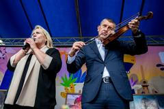 Babiš Dostálová ANO kampaň