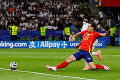 Mikel Oyarzabal dává gól ve finále Eura 2024 Španělsko - Anglie