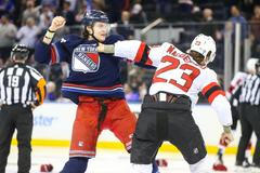 Bitka v úvodu utkání Rangers - New Jersey