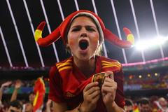 Španělští fanoušci v semifinále Eura 2024 Španělsko - Francie