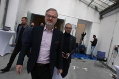 Že bych se nemohl podívat do zrcadla? Tak to teda ne! reagoval Fiala na setkání s Bartošem