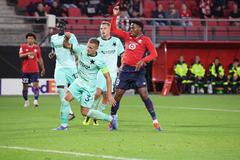 Lille - Slavia: Tomáš Holeš a Jonathan David