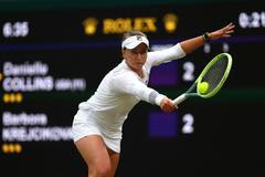 Barbora Krejčíková v osmifinále Wimbledonu 2024 s Danielle Collinsovou