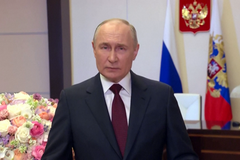 "Nejdůležitější pro každou ženu je vytrvalá péče o děti," řekl ruský prezident Vladimir Putin