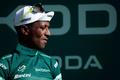 Biniam Girmay na Tour de France 2024 v dresu lídra bodovací soutěže