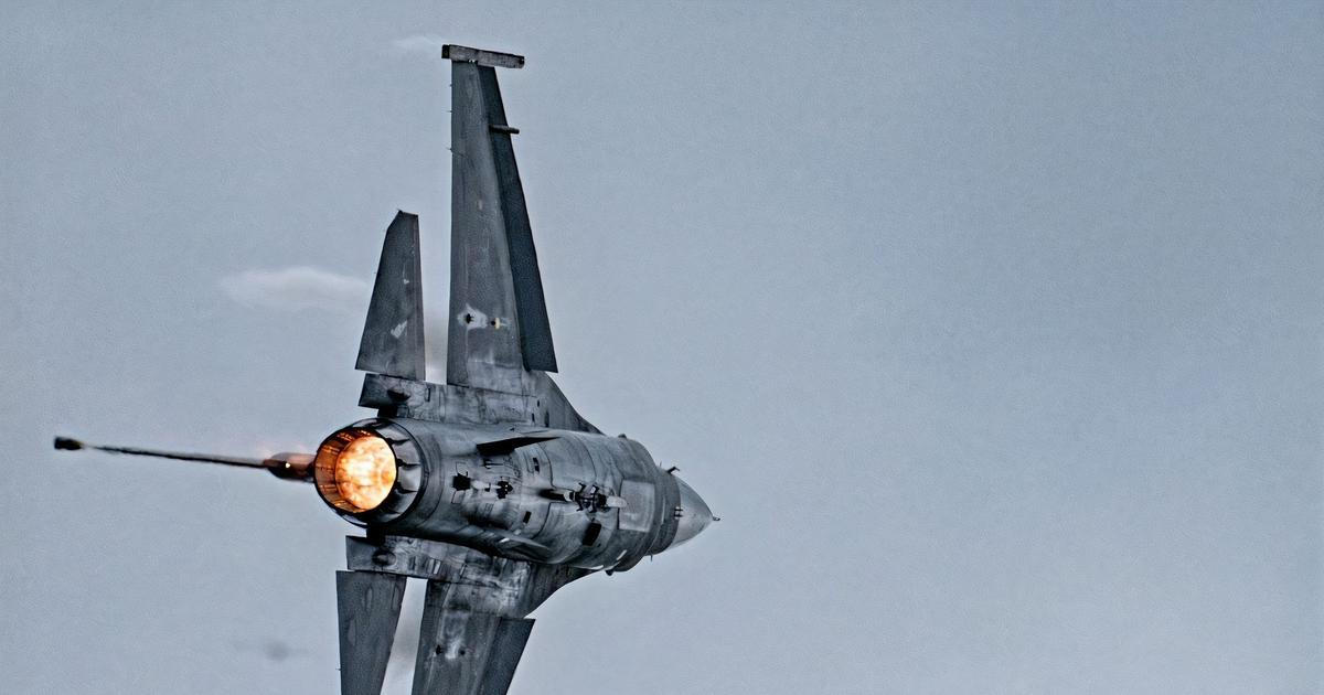 Tchaj-wan převzal první dva nové stíhací letouny F-16V od Spojených států