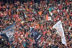Bitky fanoušků po utkání Persib - Persija