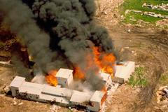 Davidiáni, Waco, Texas, David Koresh, obléhání, masakr, Zahraničí, sekta, USA