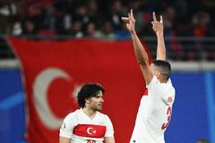 Kontroverzní gesto tureckého fotbalisty Meriha Demirala