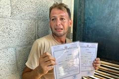 Palestina - otec s rodnými listy