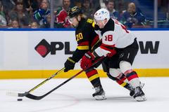 hokej NHL: New Jersey Devils at Vancouver Canucks Ondřej Palát