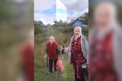 Ukrajinští vojáci narazili v Kurské zóně na dvě ruské babičky