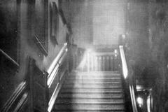 Hnědá dáma z Raynham Hall,fotografie duchů, spiritismus, Magazín