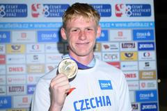 Desetibojař Tomas Järvinen se zlatou medailí z MS juniorů 2024