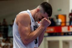 Basketbal Tomáš Pomikálek z Děčína