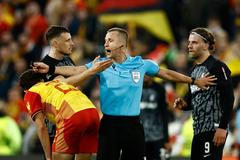 Polský rozhodčí Bartosz Frankowski