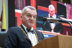 Zasedání pražského zastupitelstva při volbě primátora Bohuslava Svobody ze SPOLU a nové Rady města