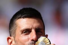 Novak Djokovič slaví zlato po finále dvouhry na OH 2024 v Paříži