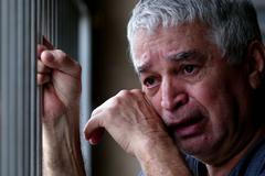 Senior deprese ilustrační